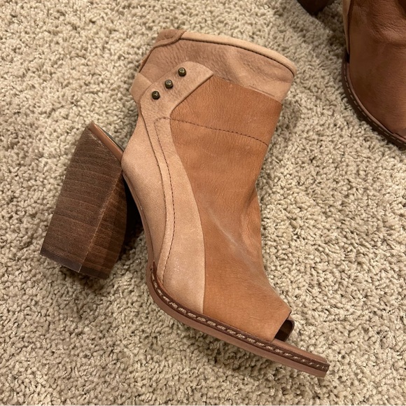 Dolce Vita NIKI Chestnut nubuck bootie with open toe - Size 8 - Picture 2 of 11